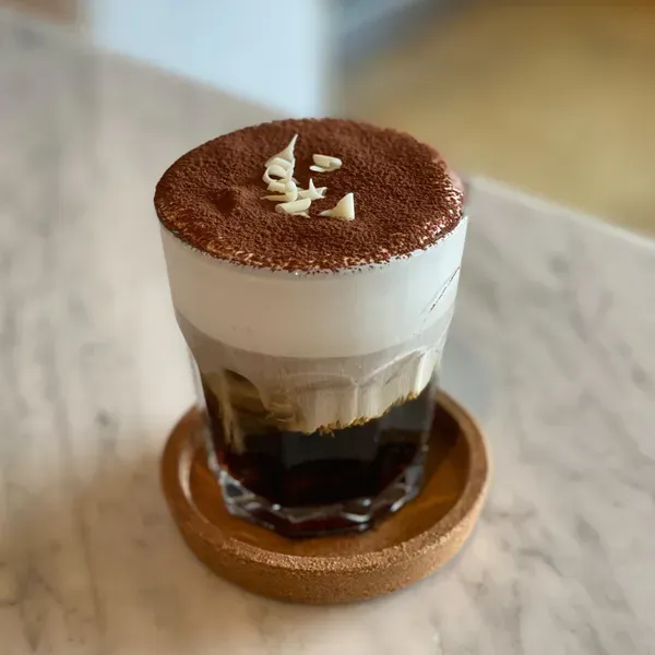 クリームをのせたアインシュペナー